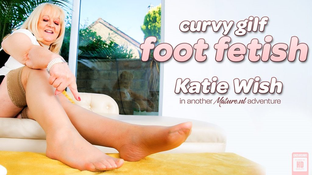MatureNL - Big breasted Katie Welsh is a hot curvy British granny who loves fooling around with her feet - Full Video Porn!